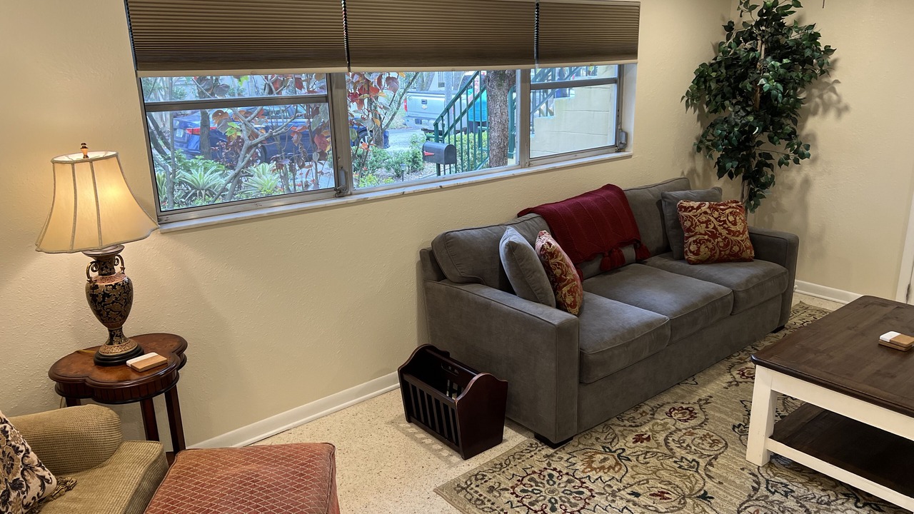 Photo of Livingroom in Historic Hyde Park North
