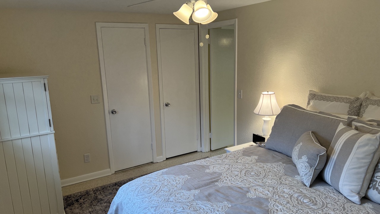 Photo of Bedroom in Historic Hyde Park North