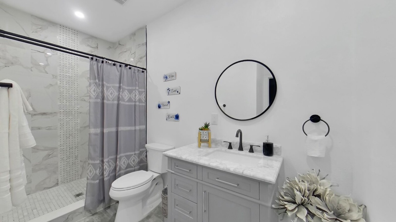 Photo of Bathroom in Egypt Lake-Leto