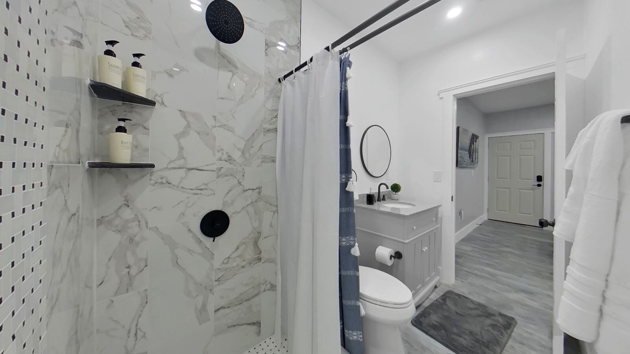 Photo of Bathroom in Egypt Lake-Leto
