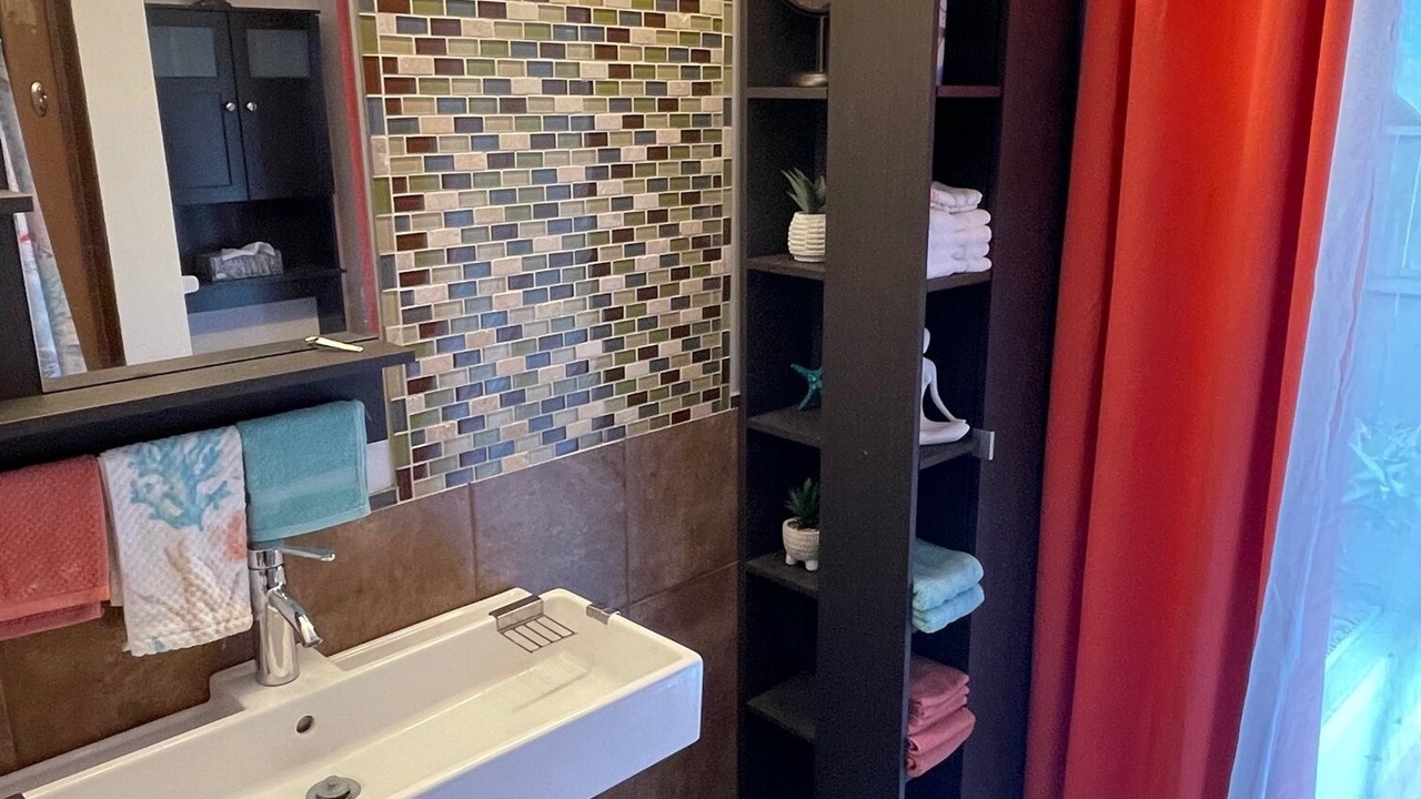 Photo of Bathroom in Venice Gardens