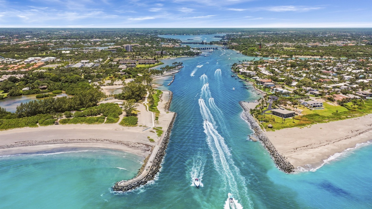 Photo of Others in Jupiter Bay