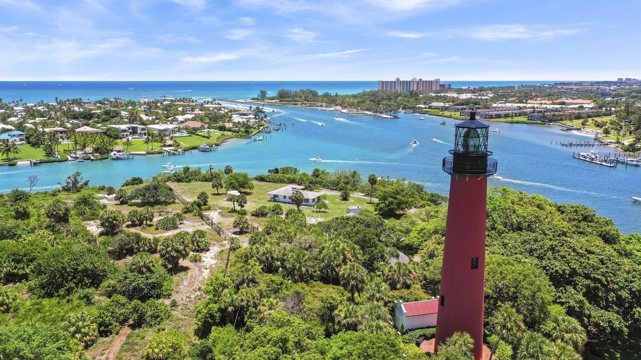 Photo of Others in Jupiter Bay