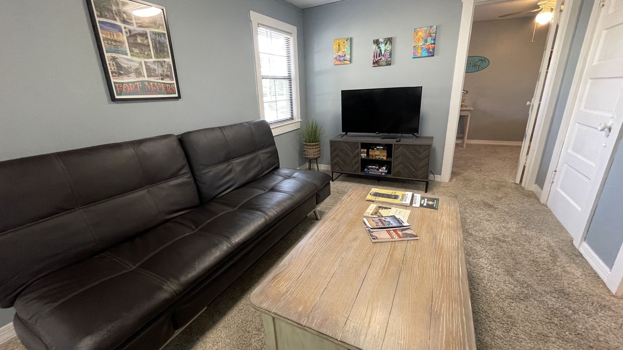 Photo of Livingroom in Valencia Terrace