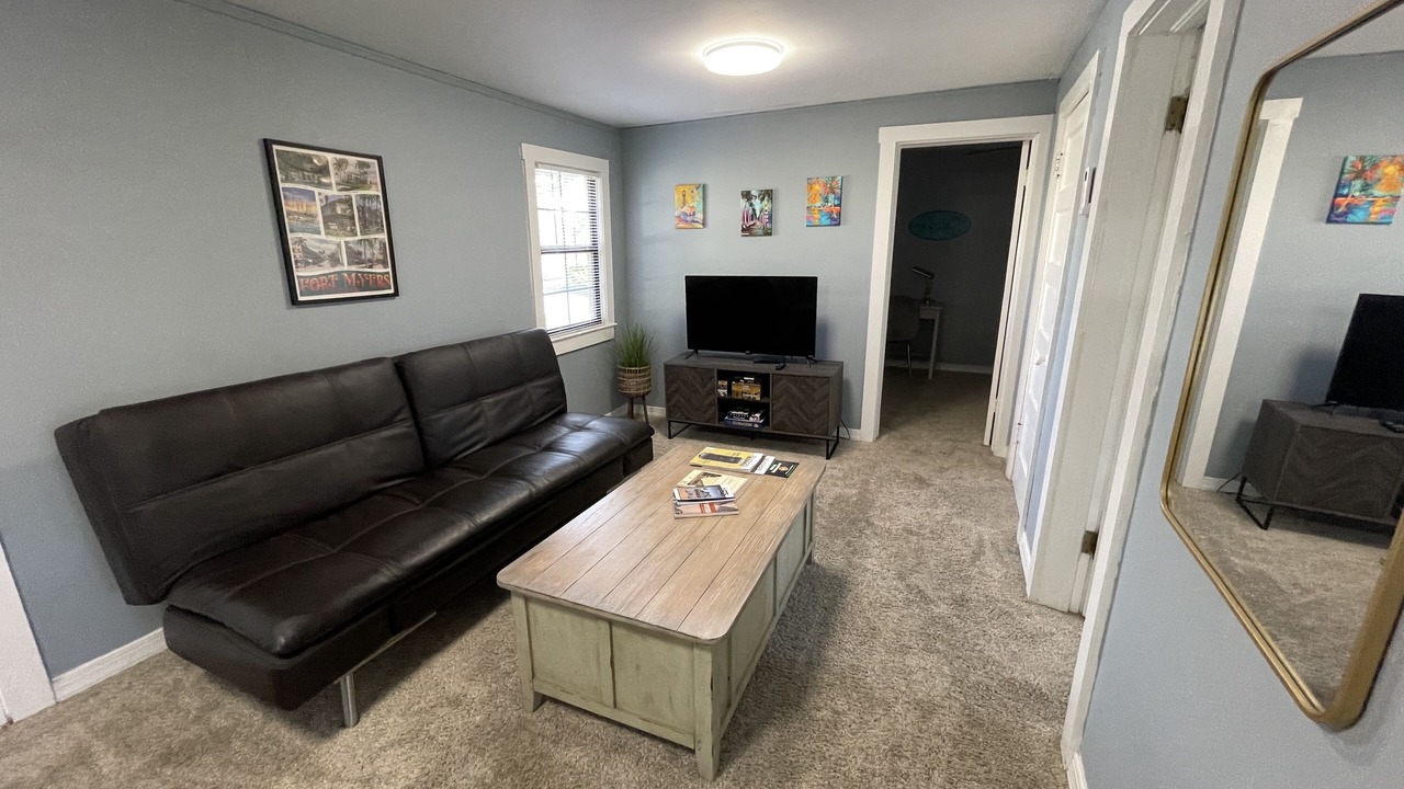 Photo of Livingroom in Valencia Terrace