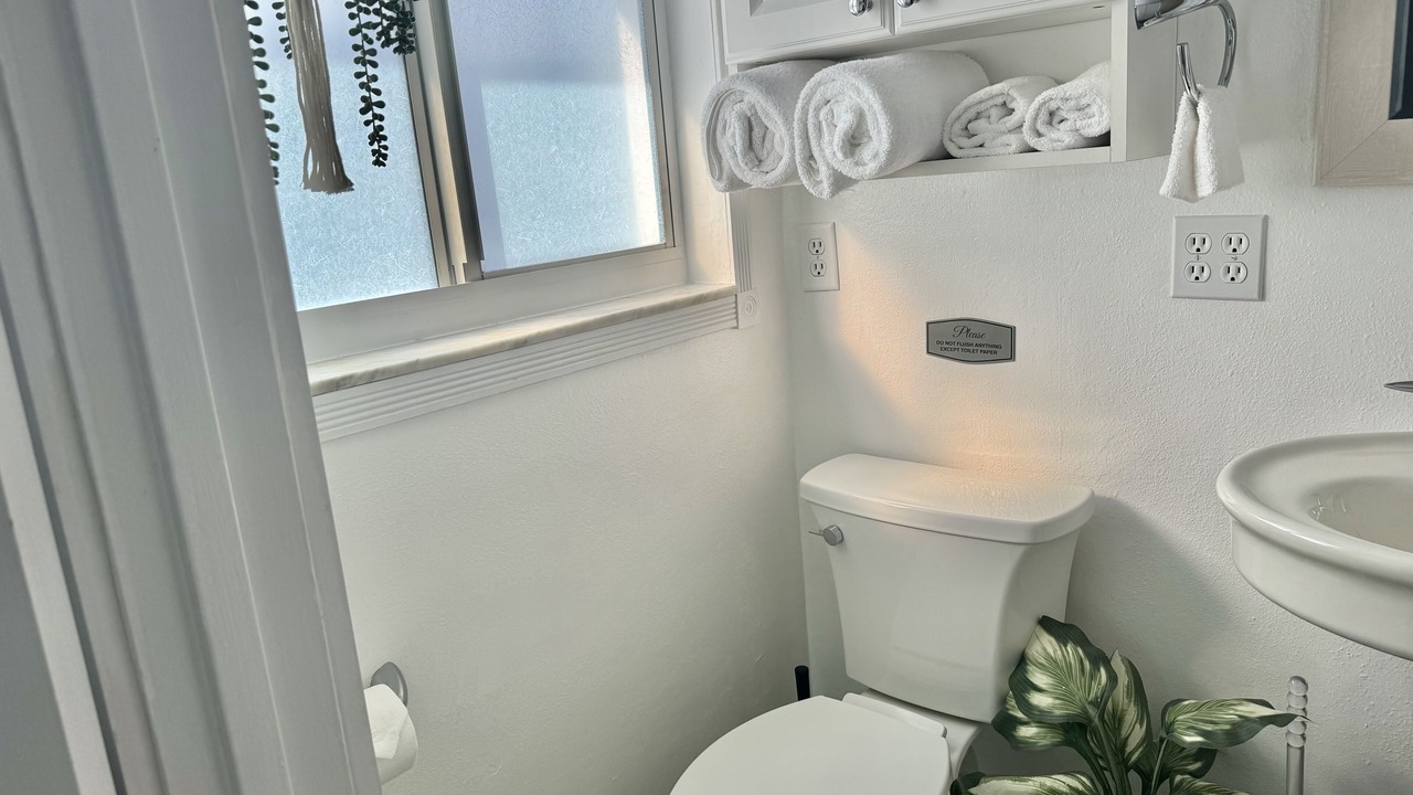 Photo of Bathroom in Egypt Lake-Leto