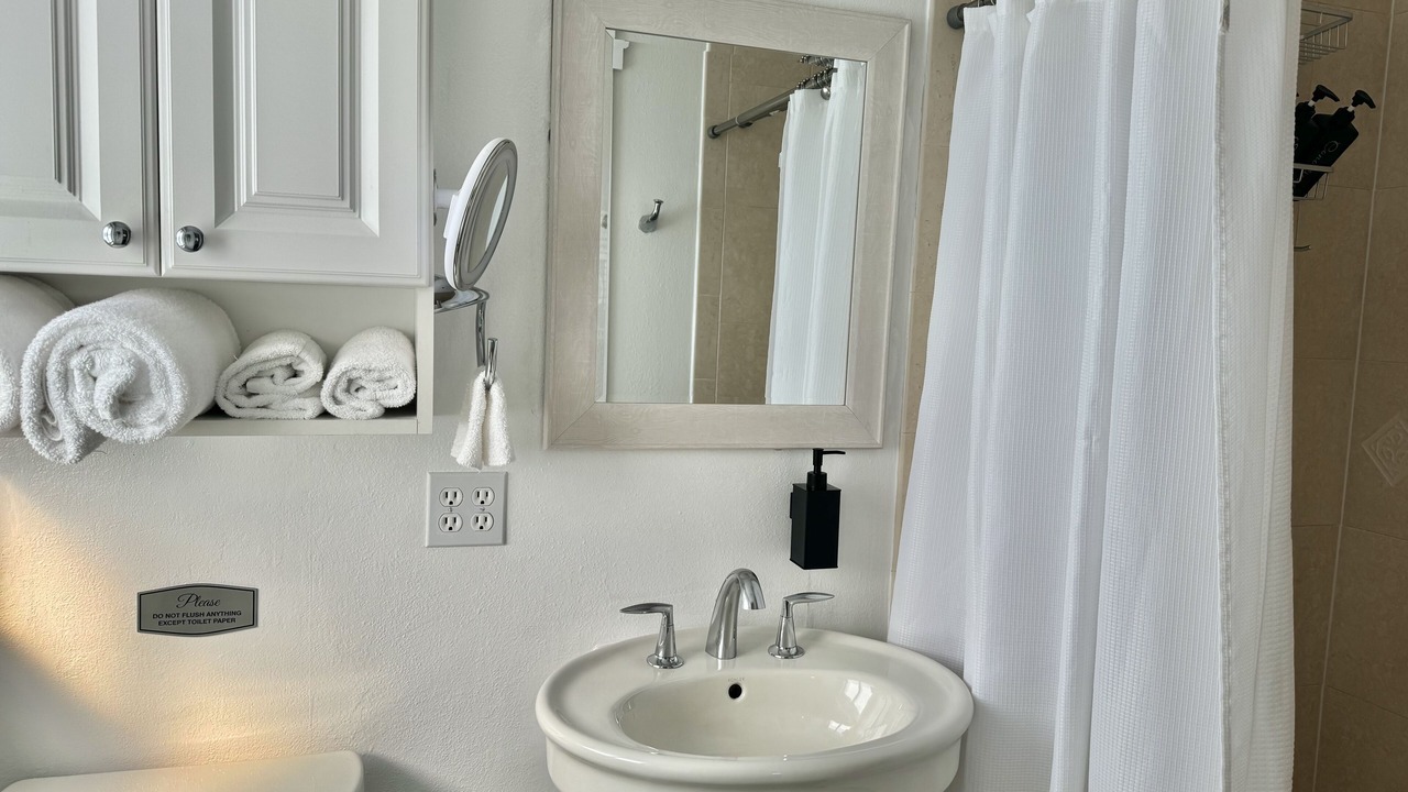 Photo of Bathroom in Egypt Lake-Leto