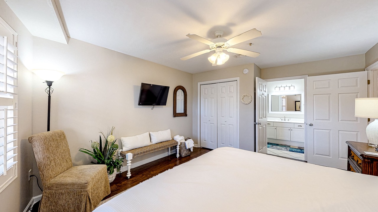 Photo of Bedroom in Miramar Beach