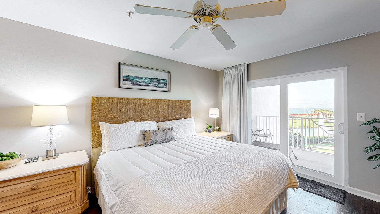 Photo of Bedroom in Miramar Beach