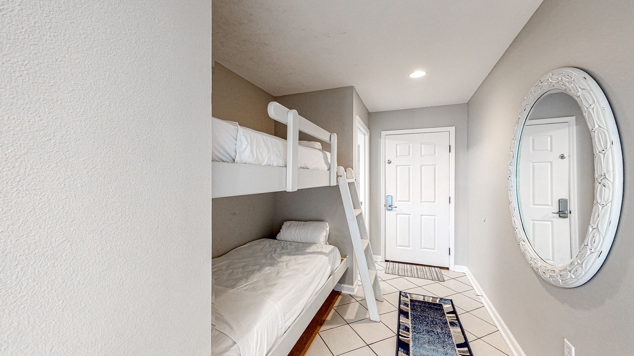 Photo of Bedroom in Miramar Beach