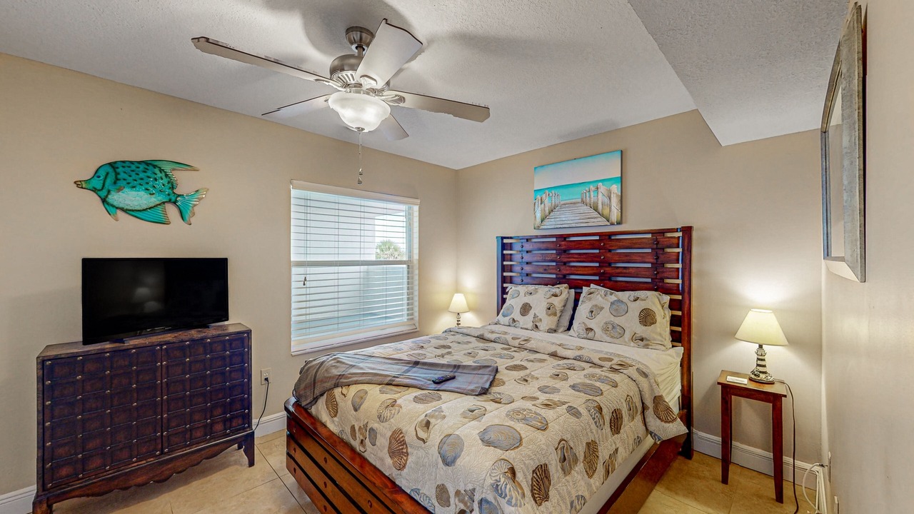 Photo of Bedroom in Seawinds Condo