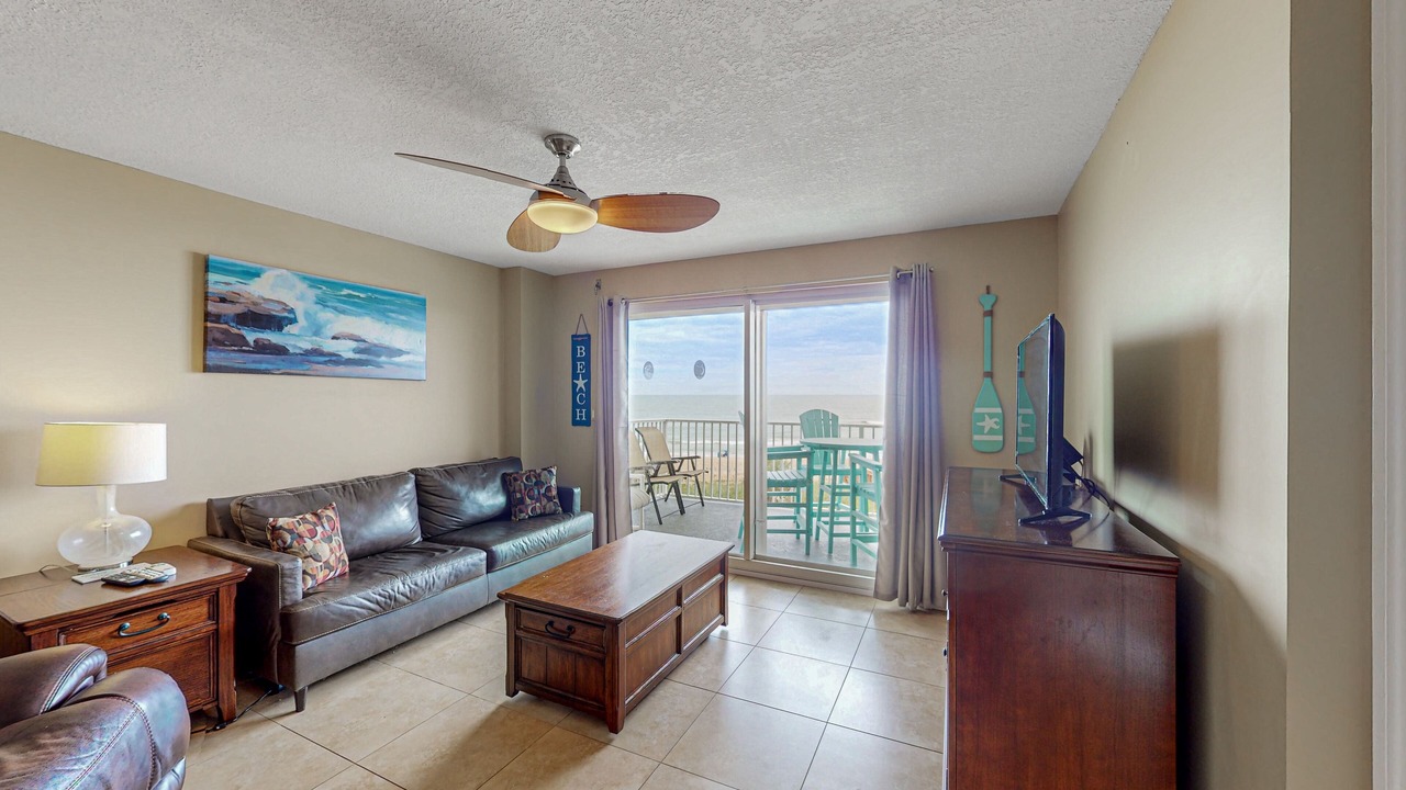 Photo of Livingroom in Seawinds Condo