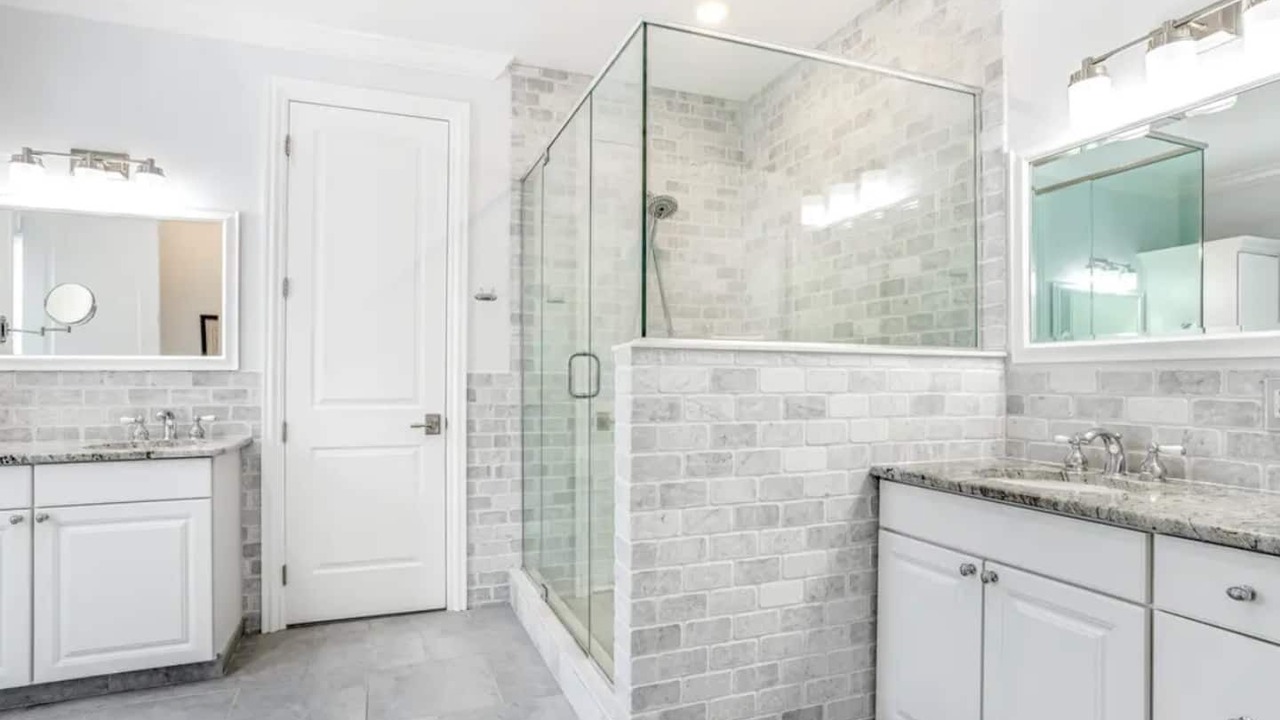 Photo of Bathroom in Palm River Estates