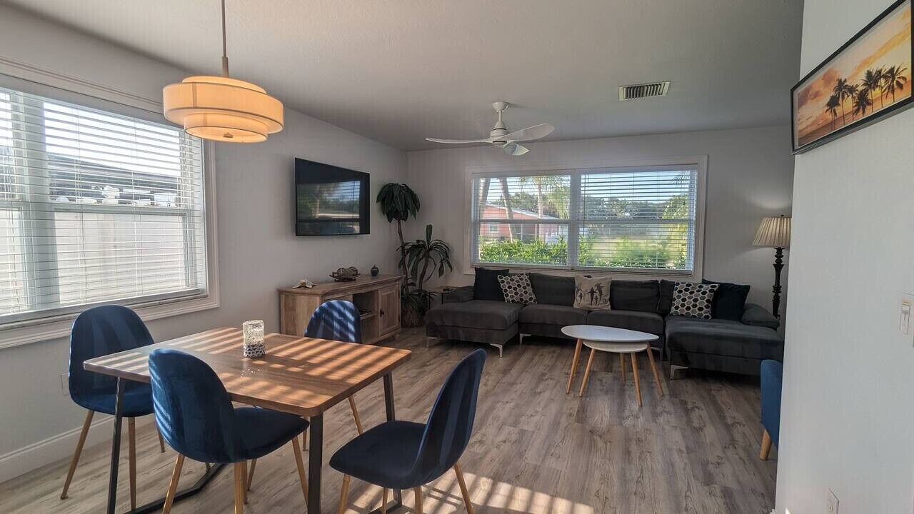 Photo of Livingroom in Naples Park