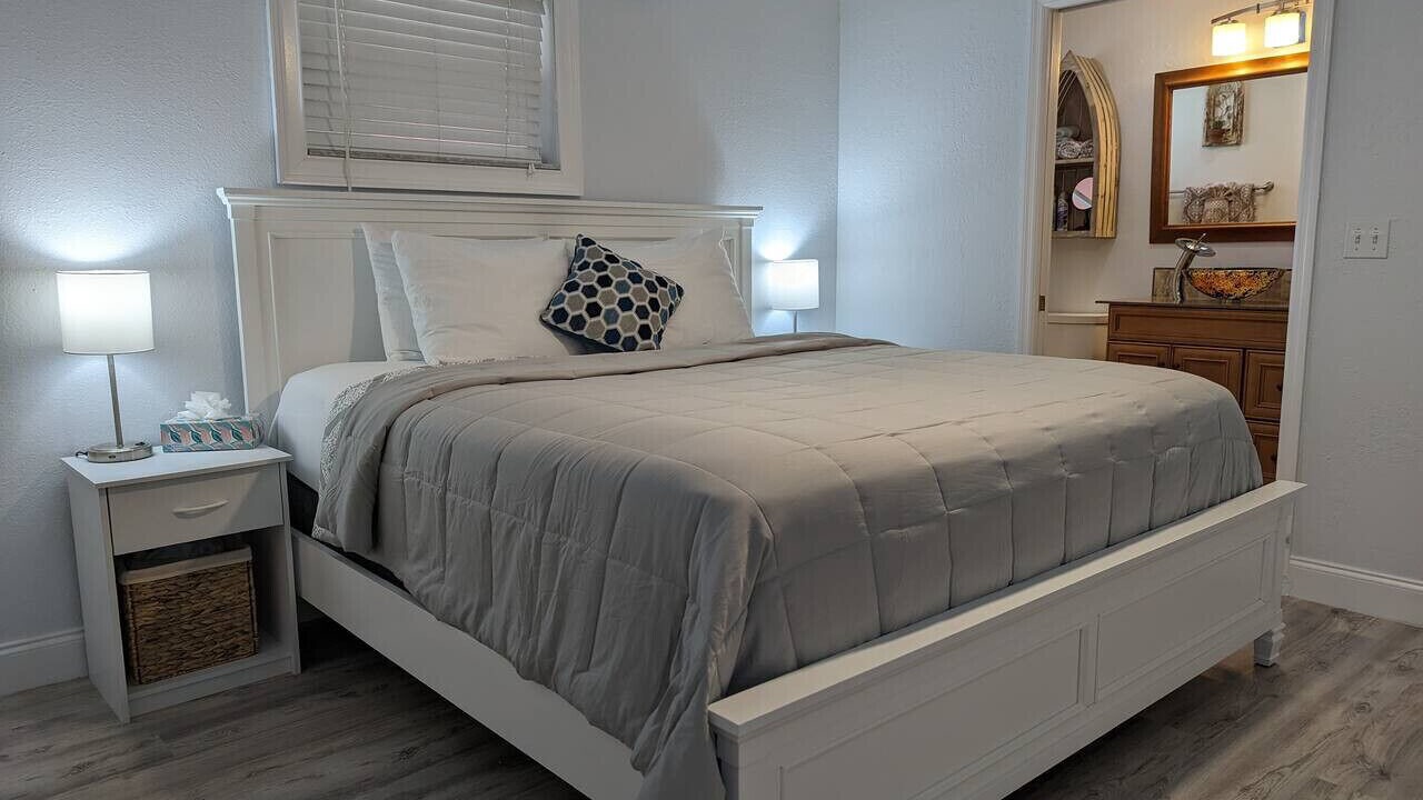 Photo of Bedroom in Naples Park