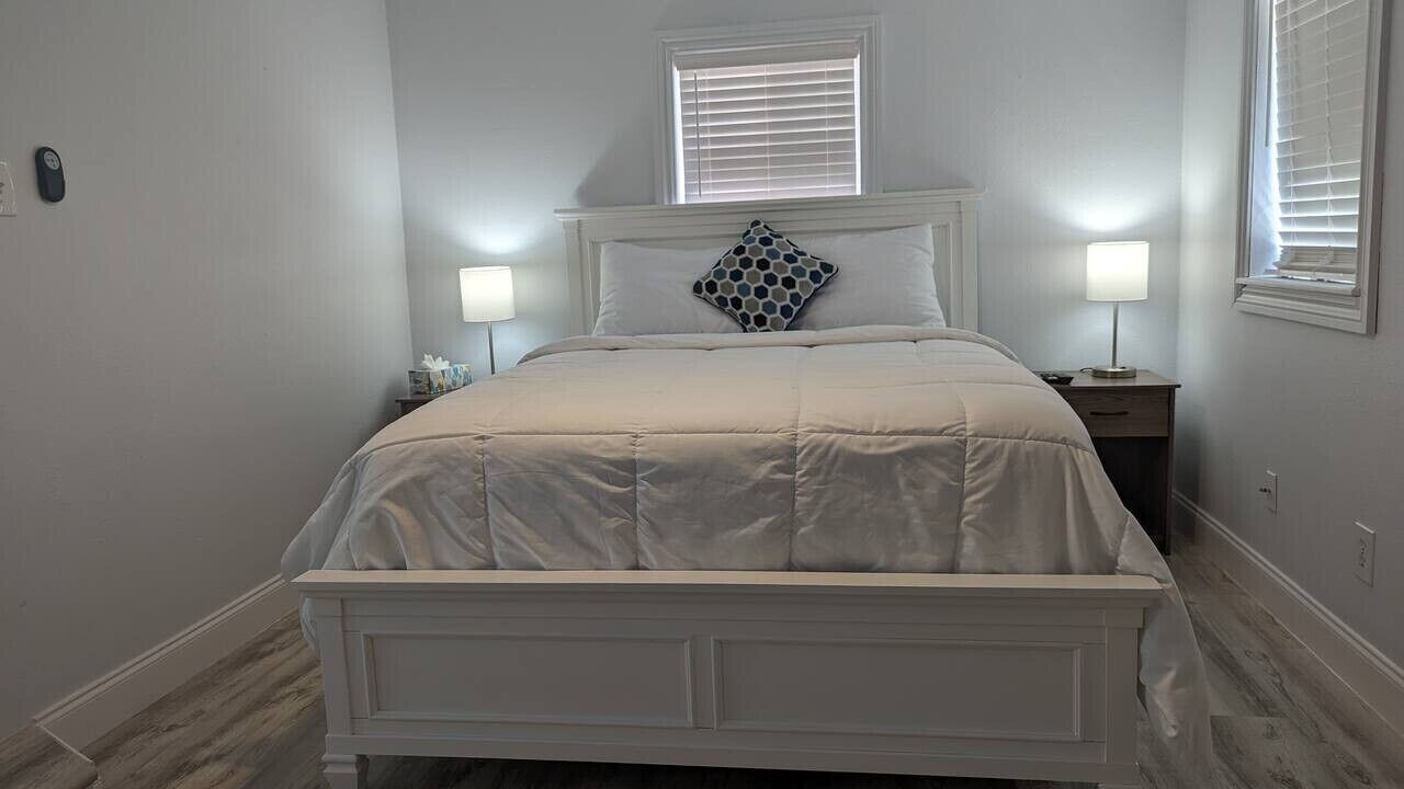 Photo of Bedroom in Naples Park