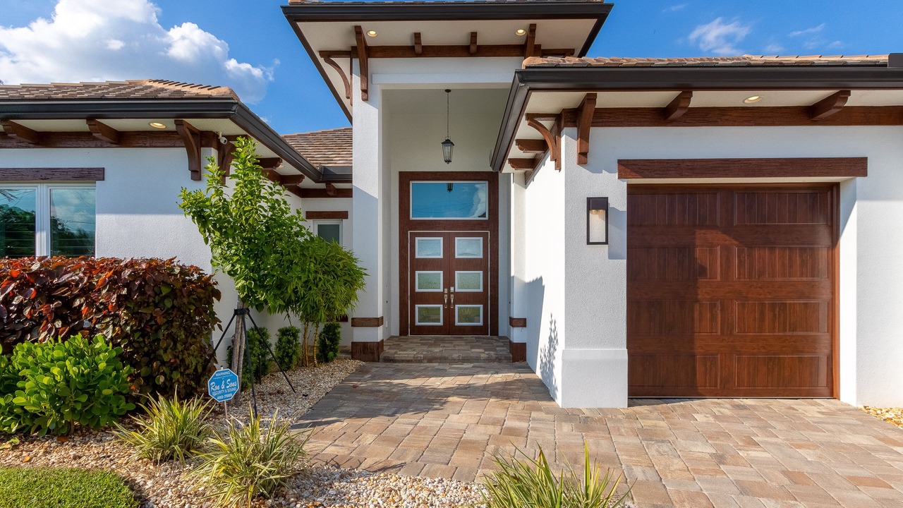 Photo of Outdoor in Pelican