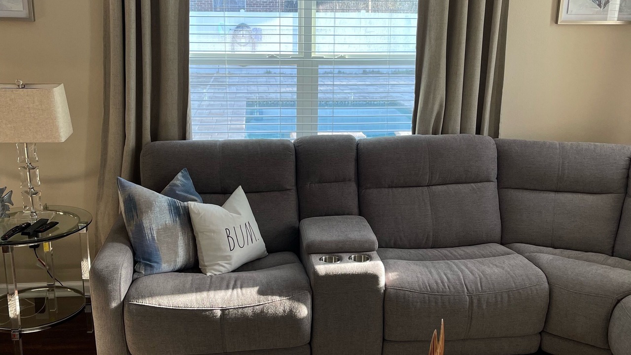 Photo of Livingroom in Riverview