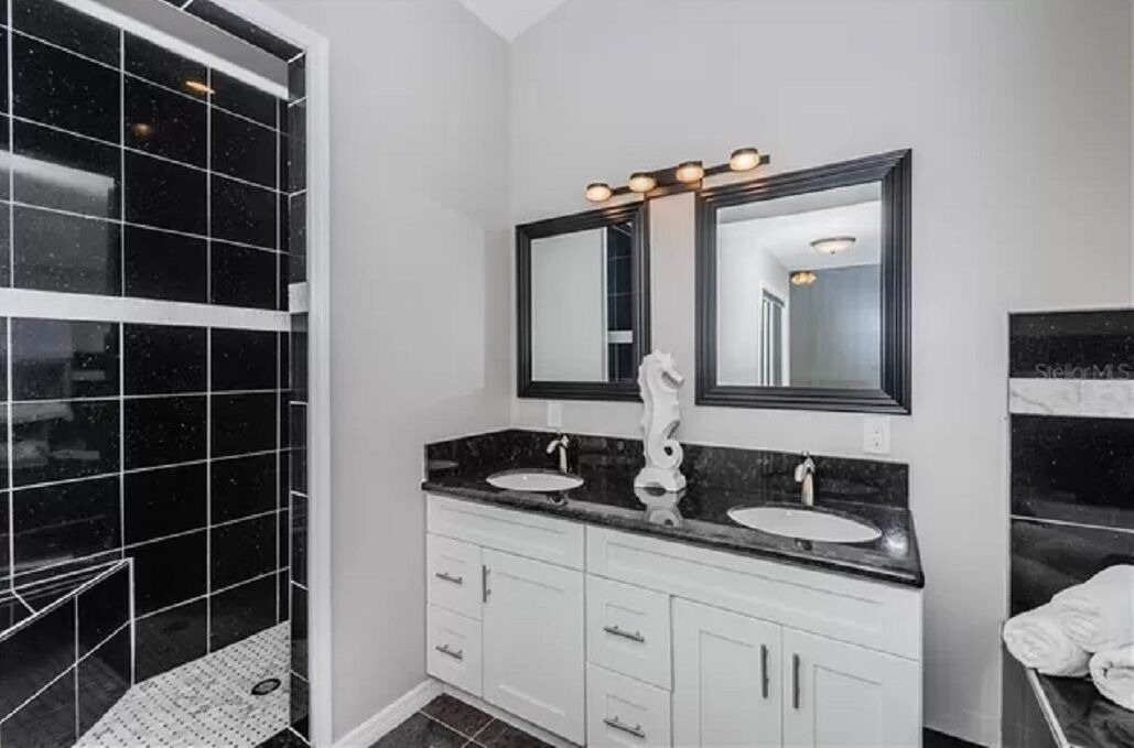 Photo of Bathroom in Harbor Bluffs