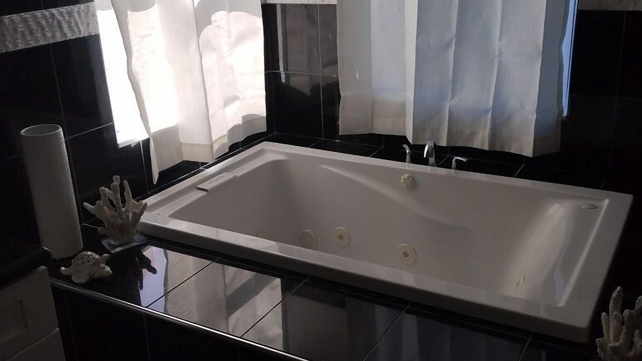 Photo of Bathroom in Harbor Bluffs