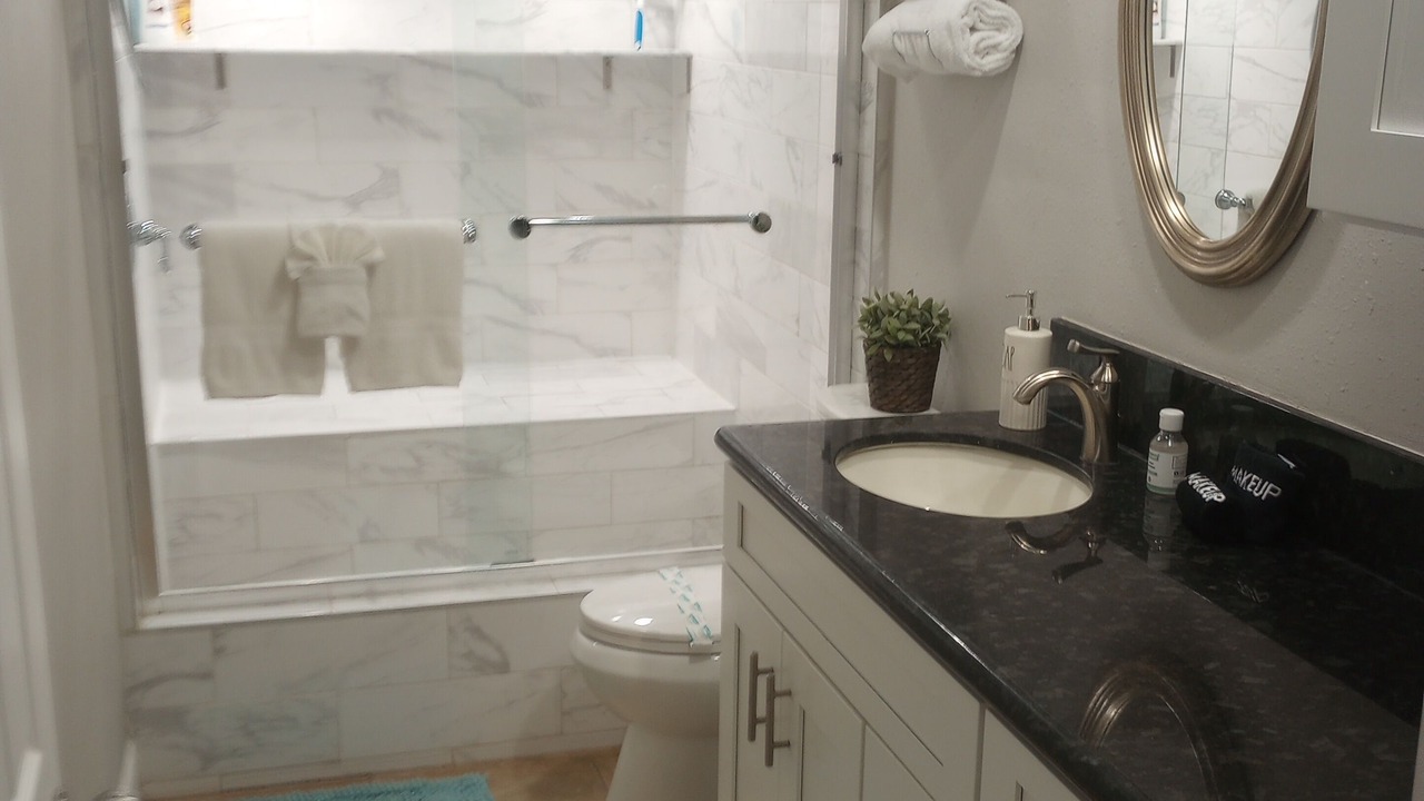 Photo of Bathroom in Harbor Bluffs