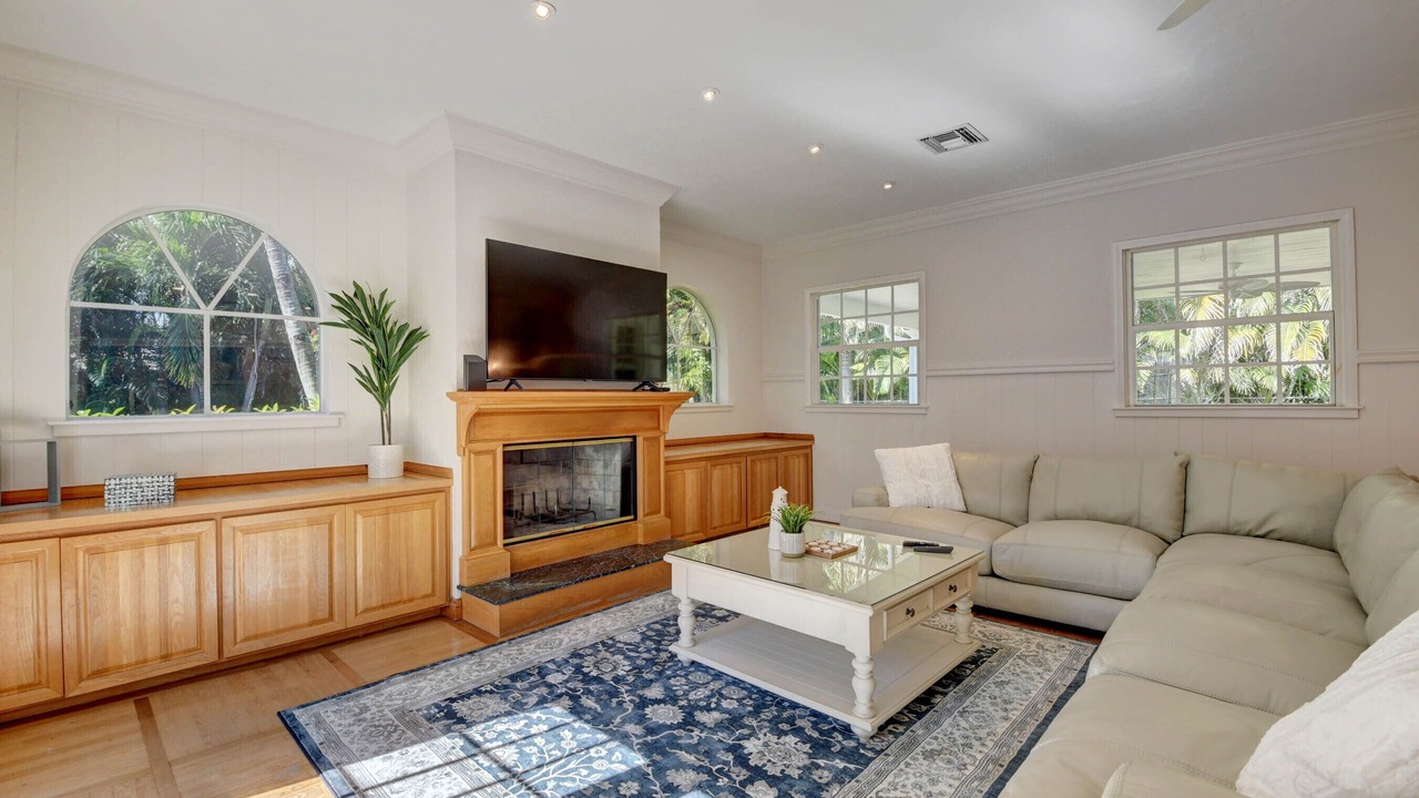 Photo of Livingroom in Lake Ida Shores