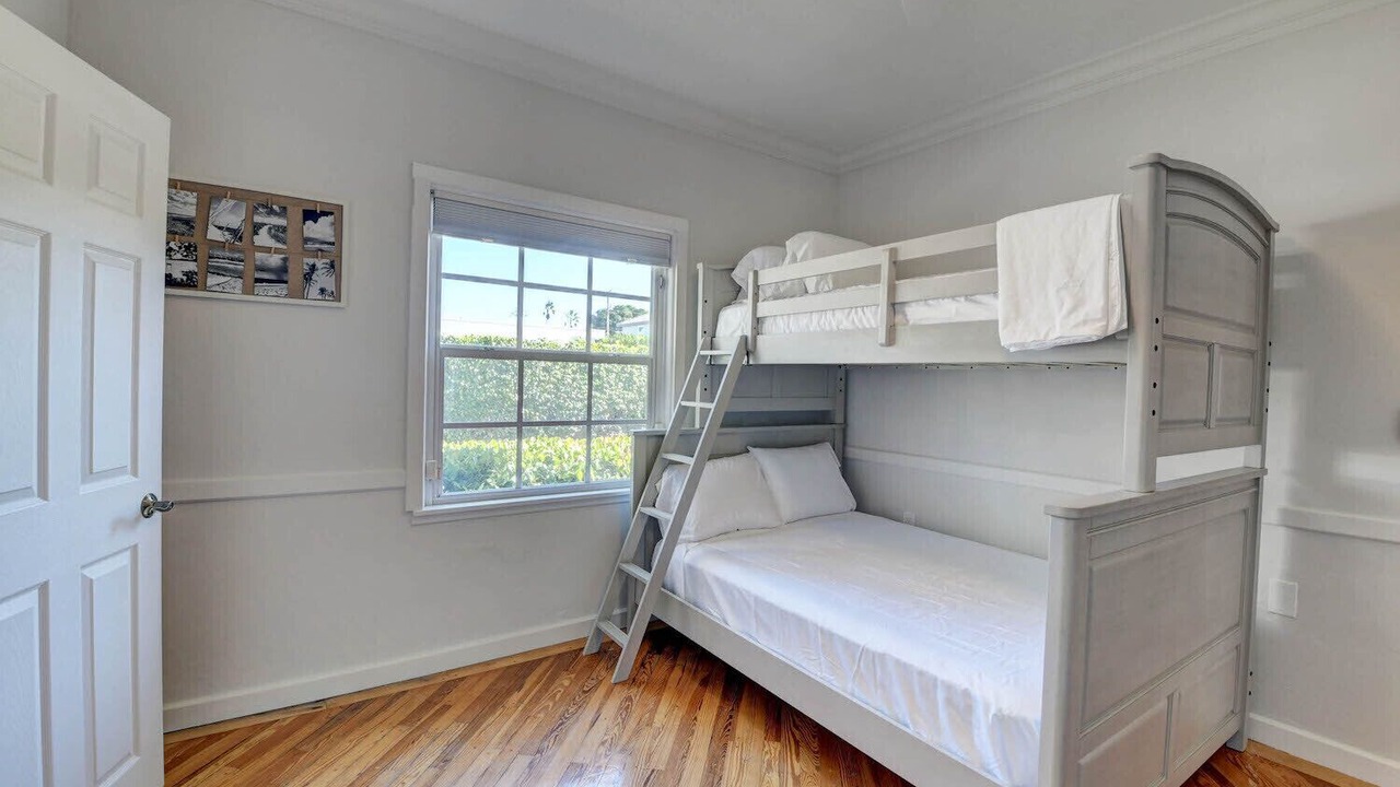 Photo of Bedroom in Lake Ida Shores