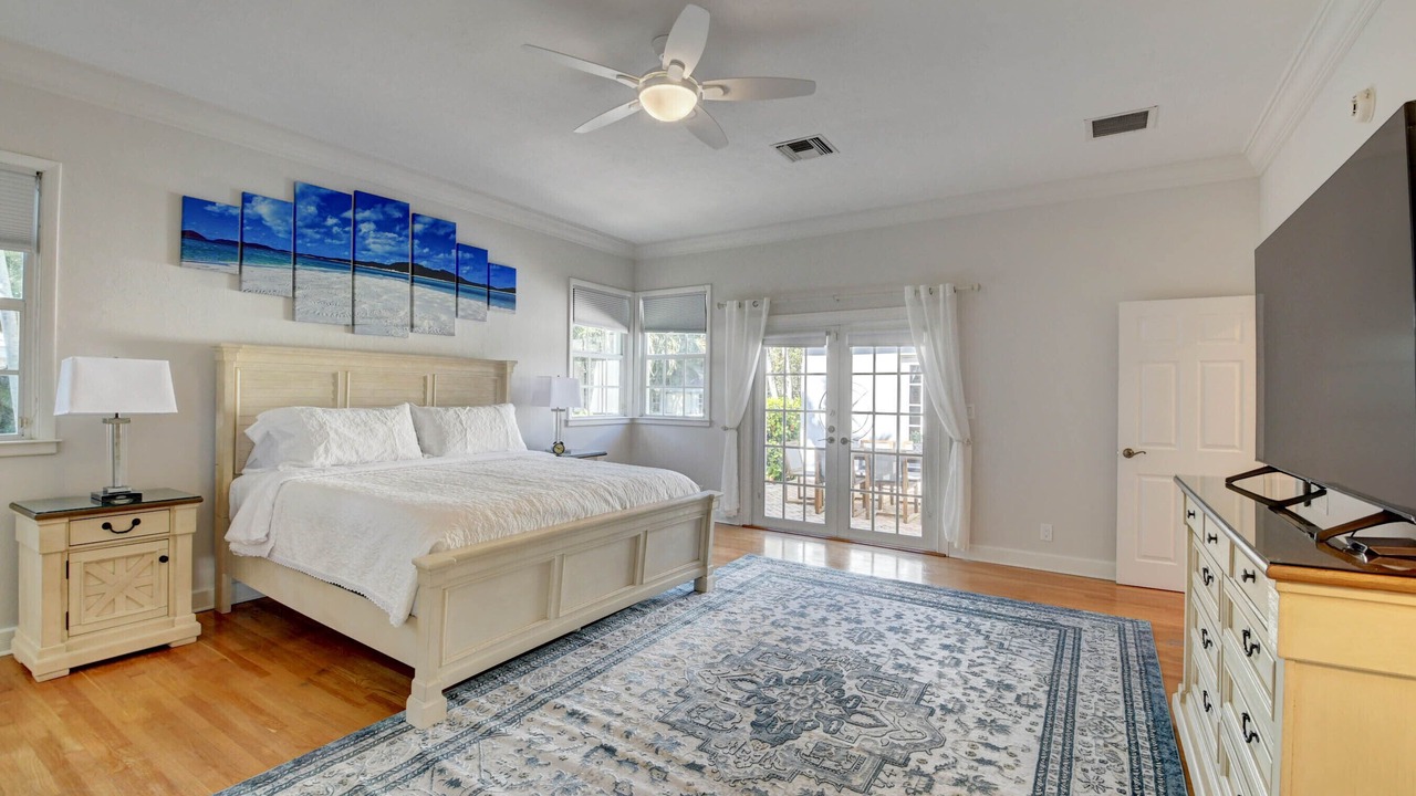 Photo of Bedroom in Lake Ida Shores