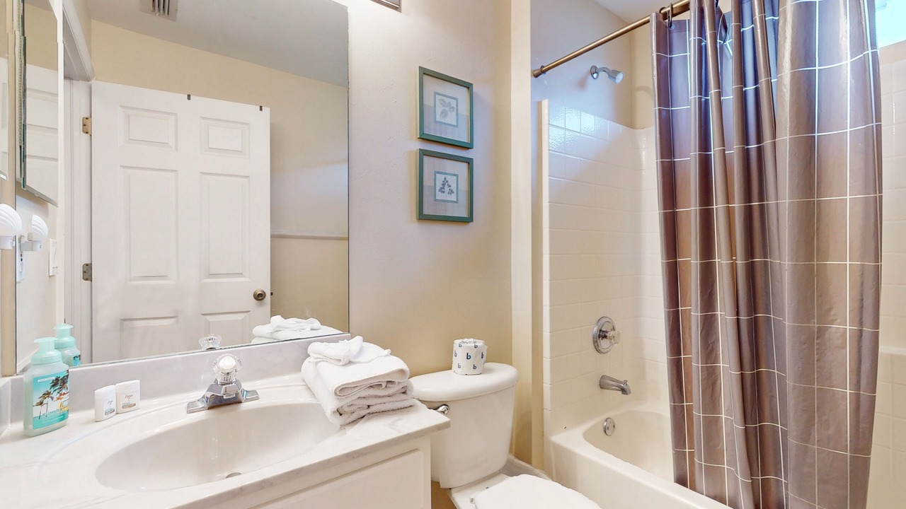 Photo of Bathroom in Beachwalk Isles