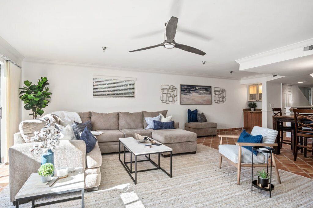 Photo of Livingroom in Royal Harbor
