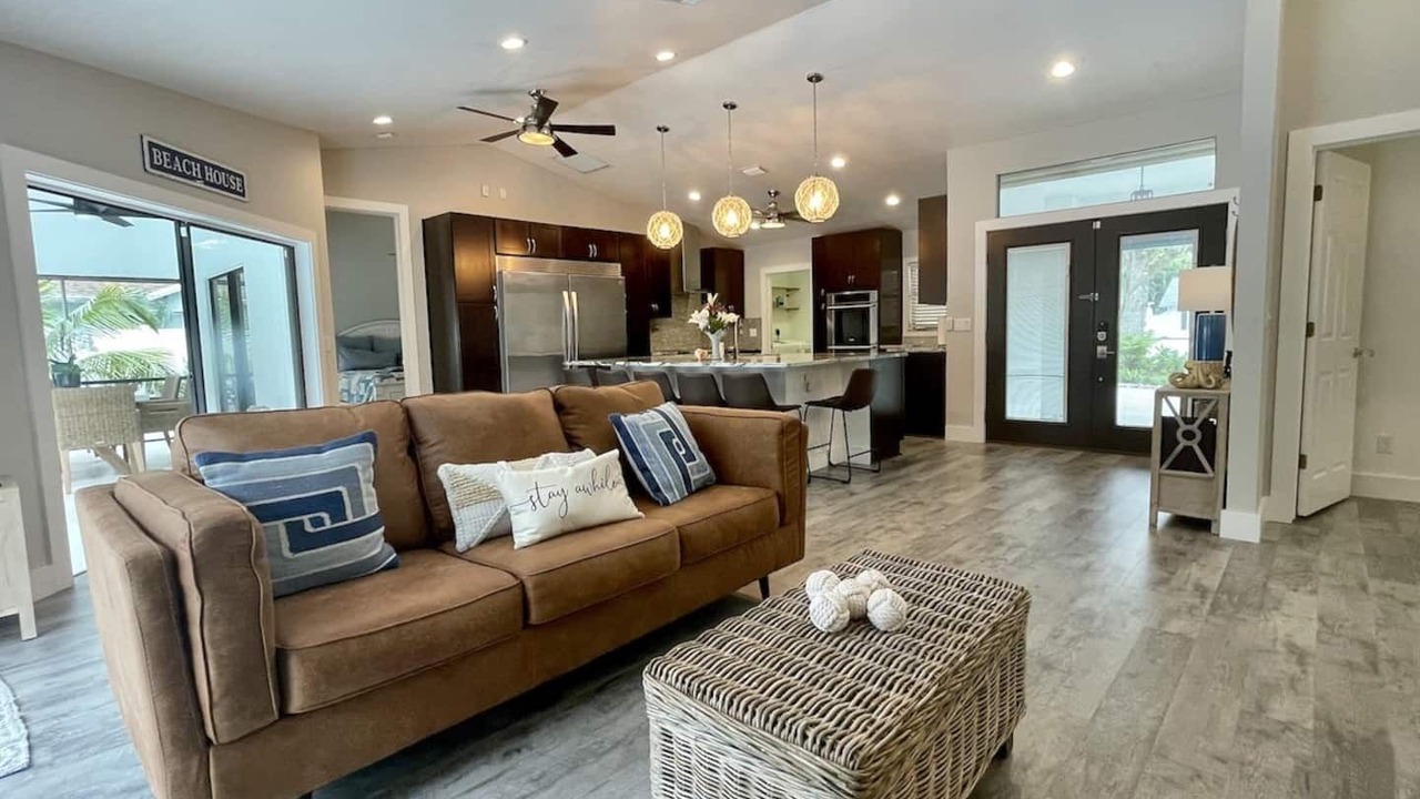 Photo of Livingroom in Palm River Estates