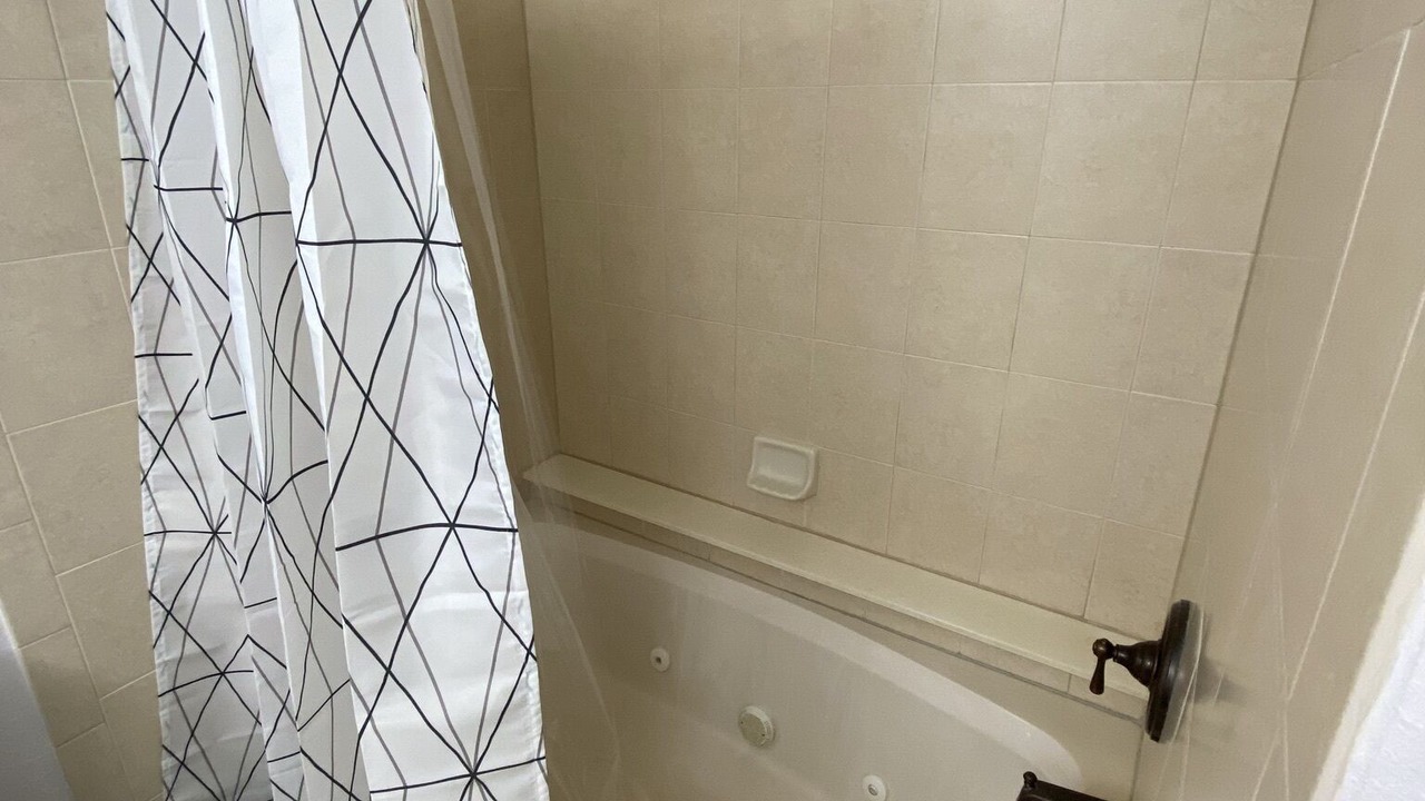 Photo of Bathroom in Ortona Park