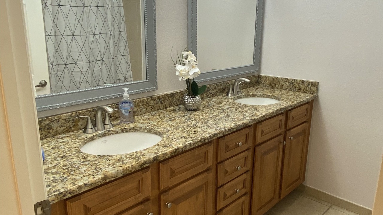 Photo of Bathroom in Ortona Park