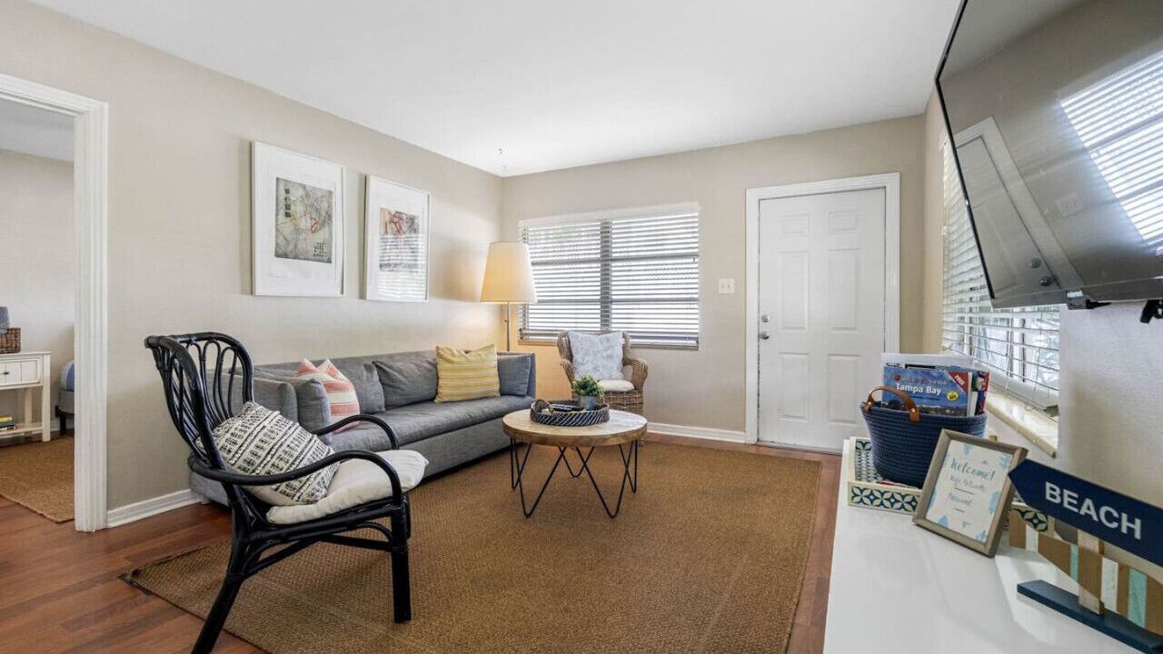 Photo of Livingroom in Historic Old Northeast