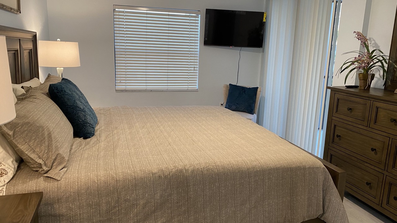 Photo of Bedroom in Vanderbilt Beach