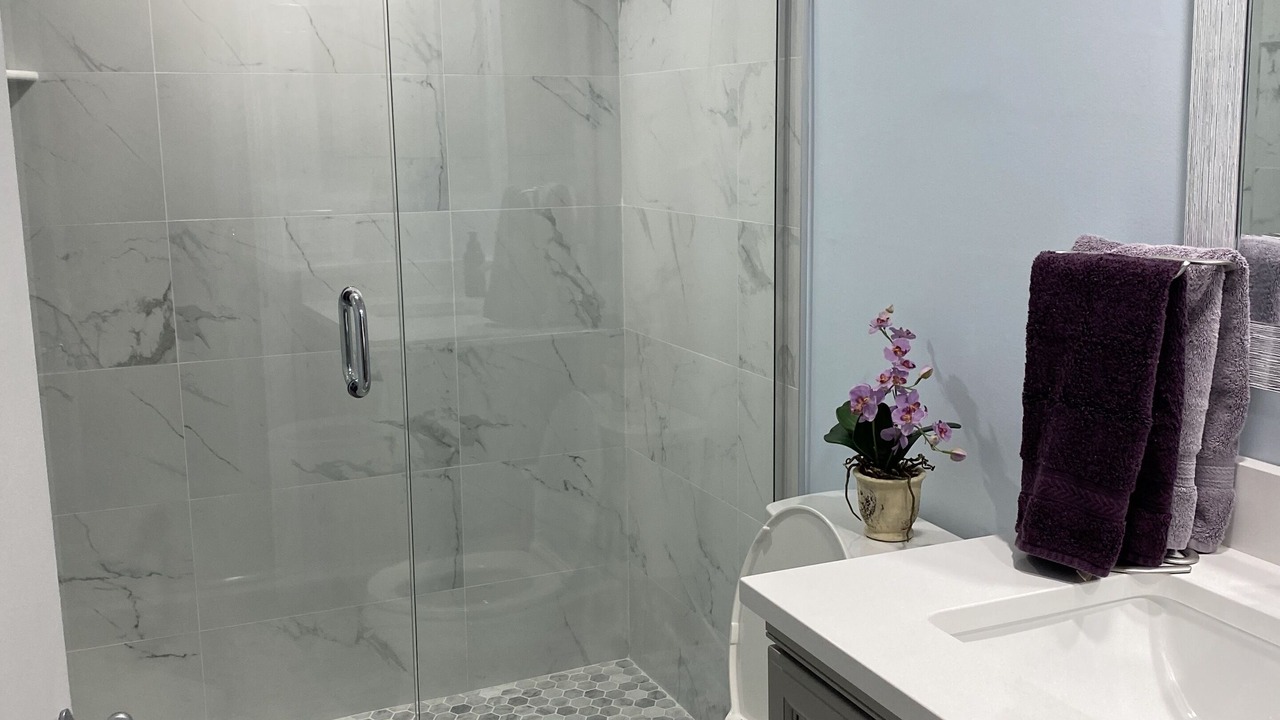 Photo of Bathroom in Vanderbilt Beach