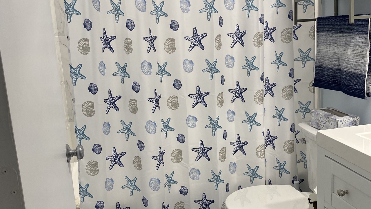 Photo of Bathroom in Vanderbilt Beach