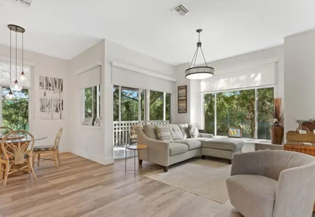 Photo of Livingroom in Wabasso Beach