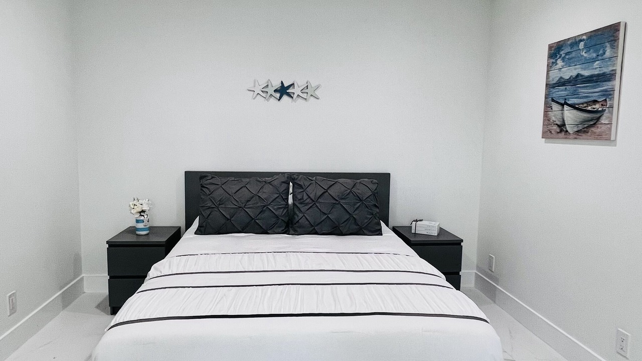 Photo of Bedroom in Dania Beach
