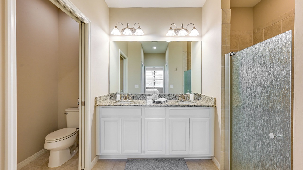Photo of Bathroom in Naples