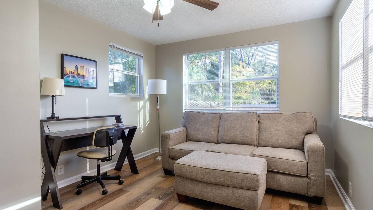 Photo of Livingroom in Jacksonville