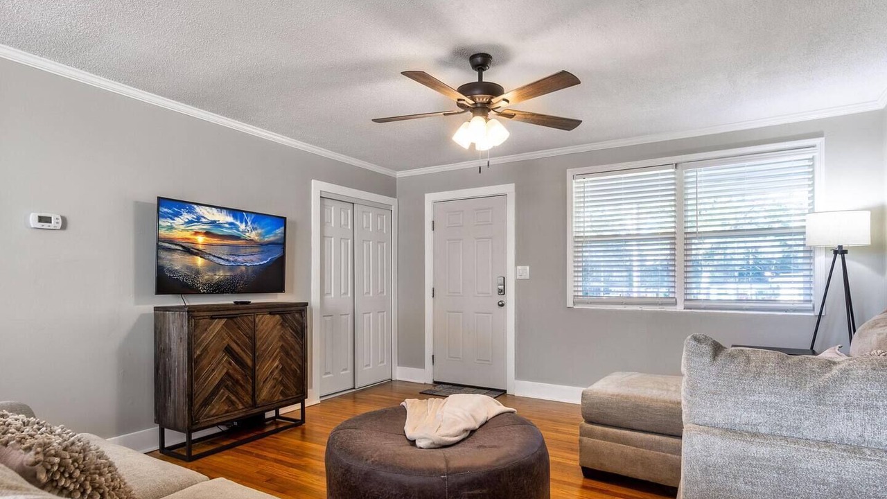 Photo of Livingroom in Jacksonville