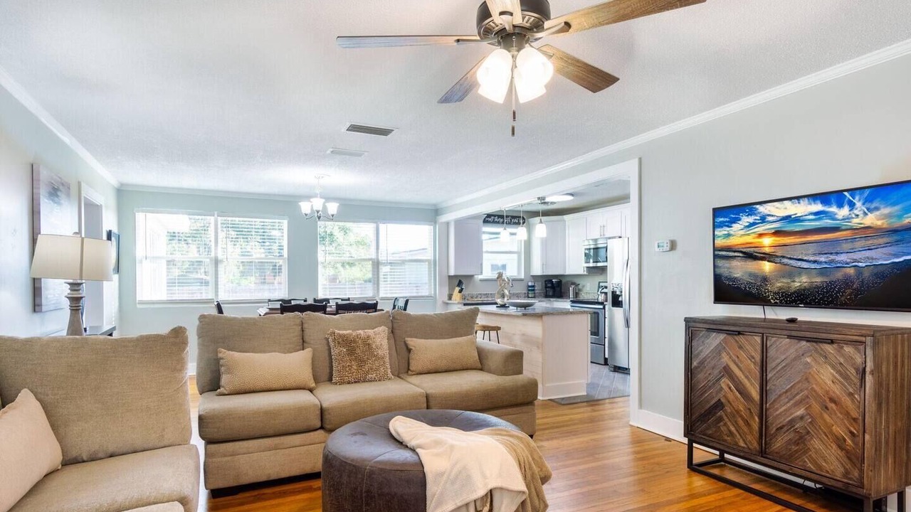 Photo of Livingroom in Jacksonville