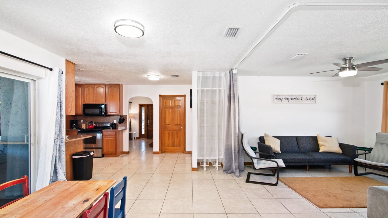Photo of Livingroom in Survey Creek