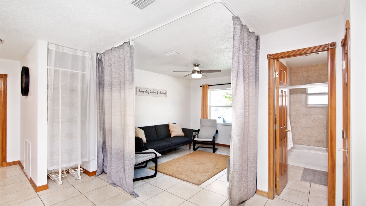 Photo of Livingroom in Survey Creek