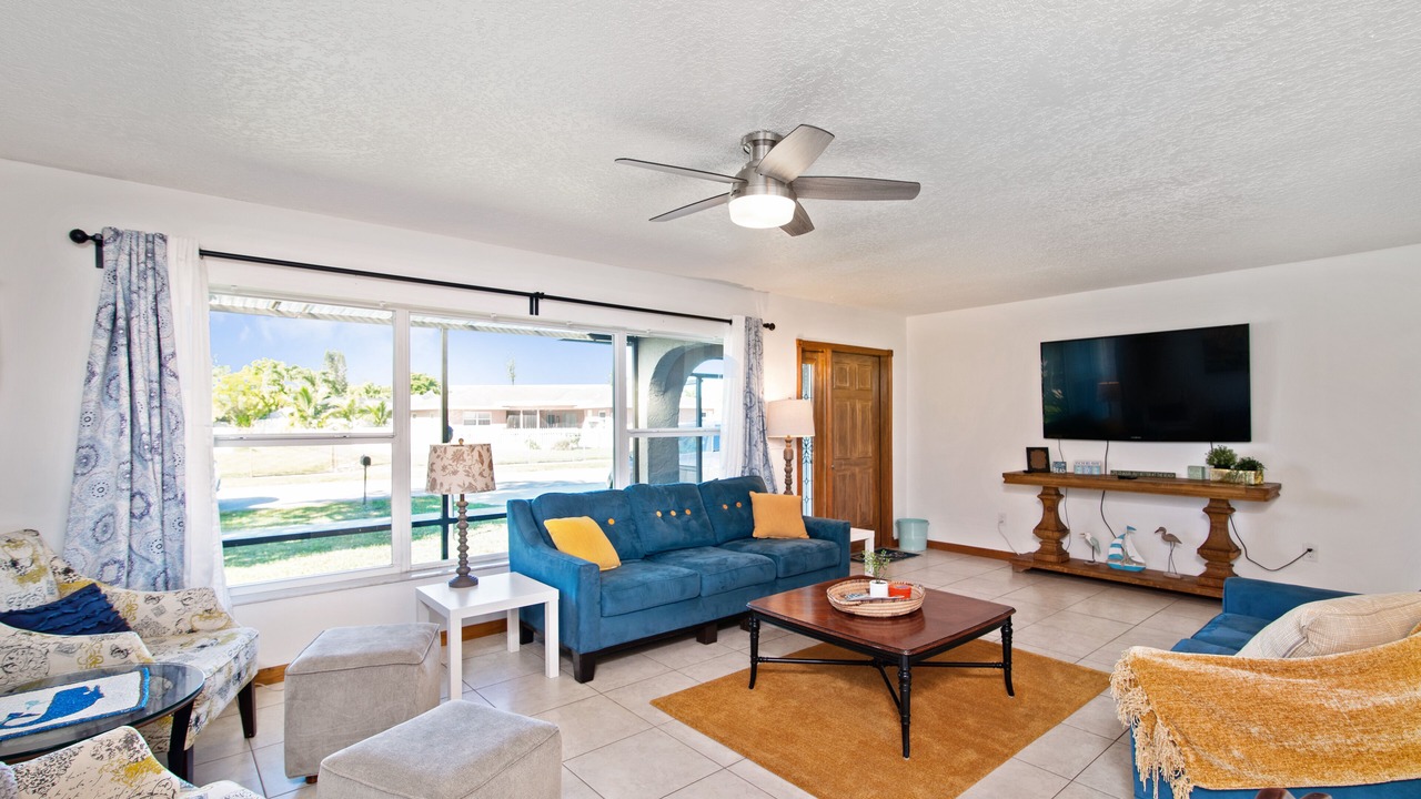 Photo of Livingroom in Survey Creek