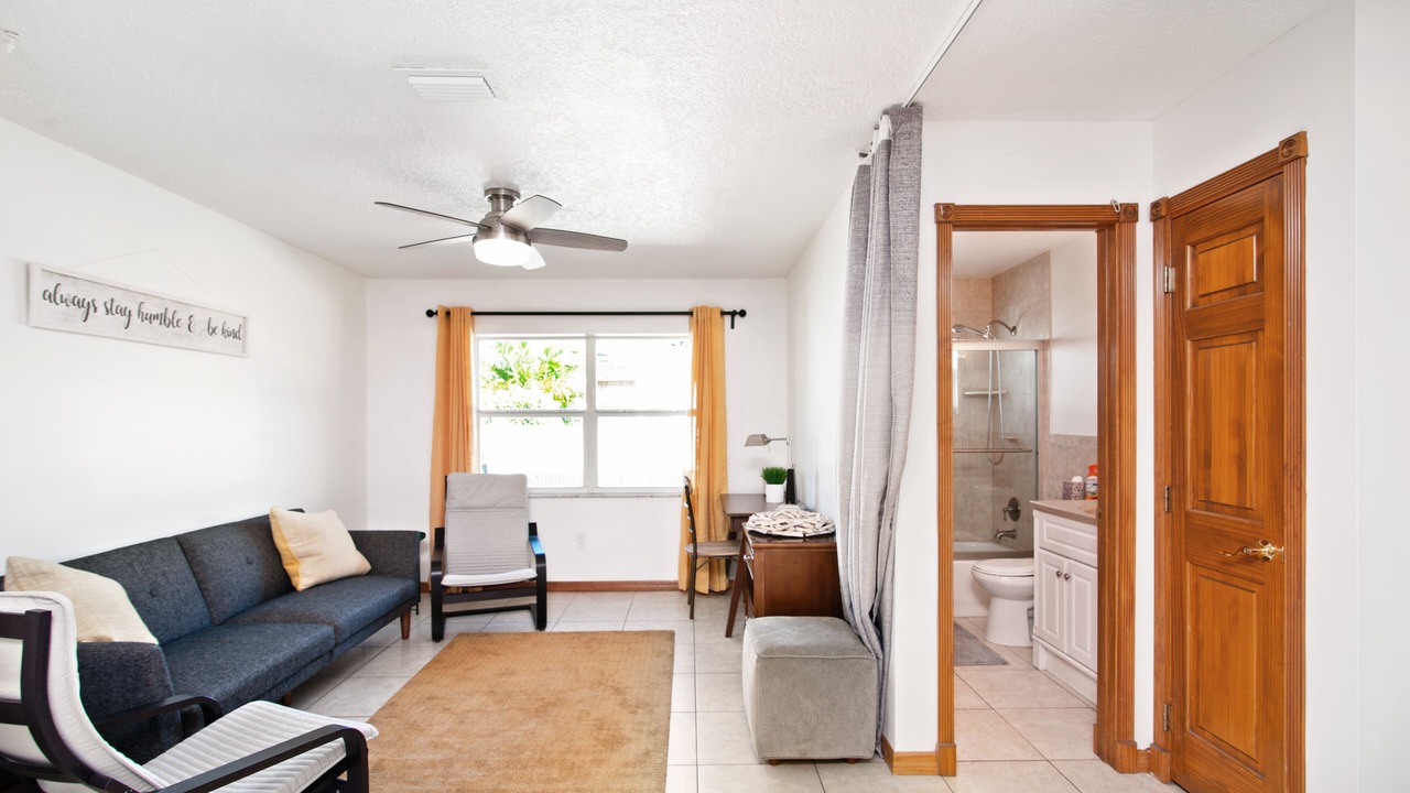 Photo of Livingroom in Survey Creek