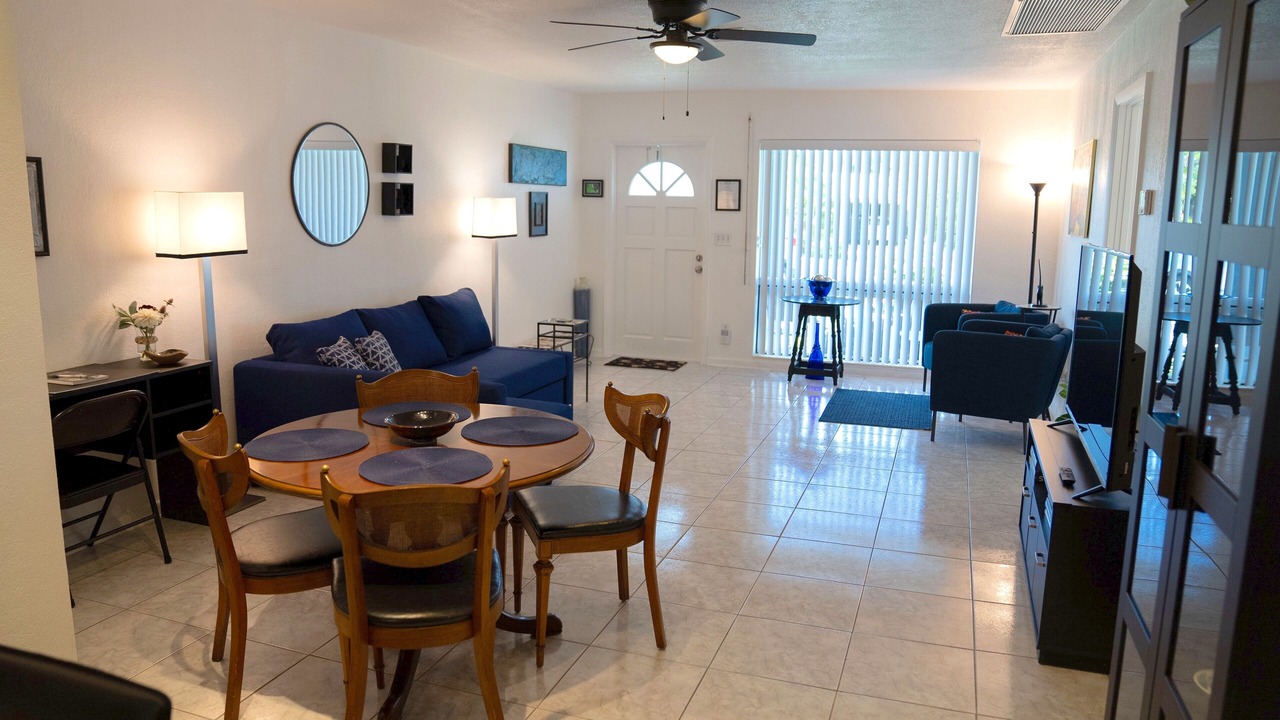 Photo of Livingroom in Coral Ridge Isles