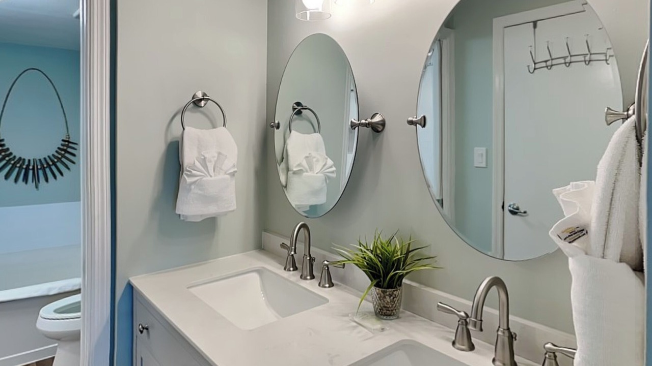 Photo of Bathroom in Seawinds Condo
