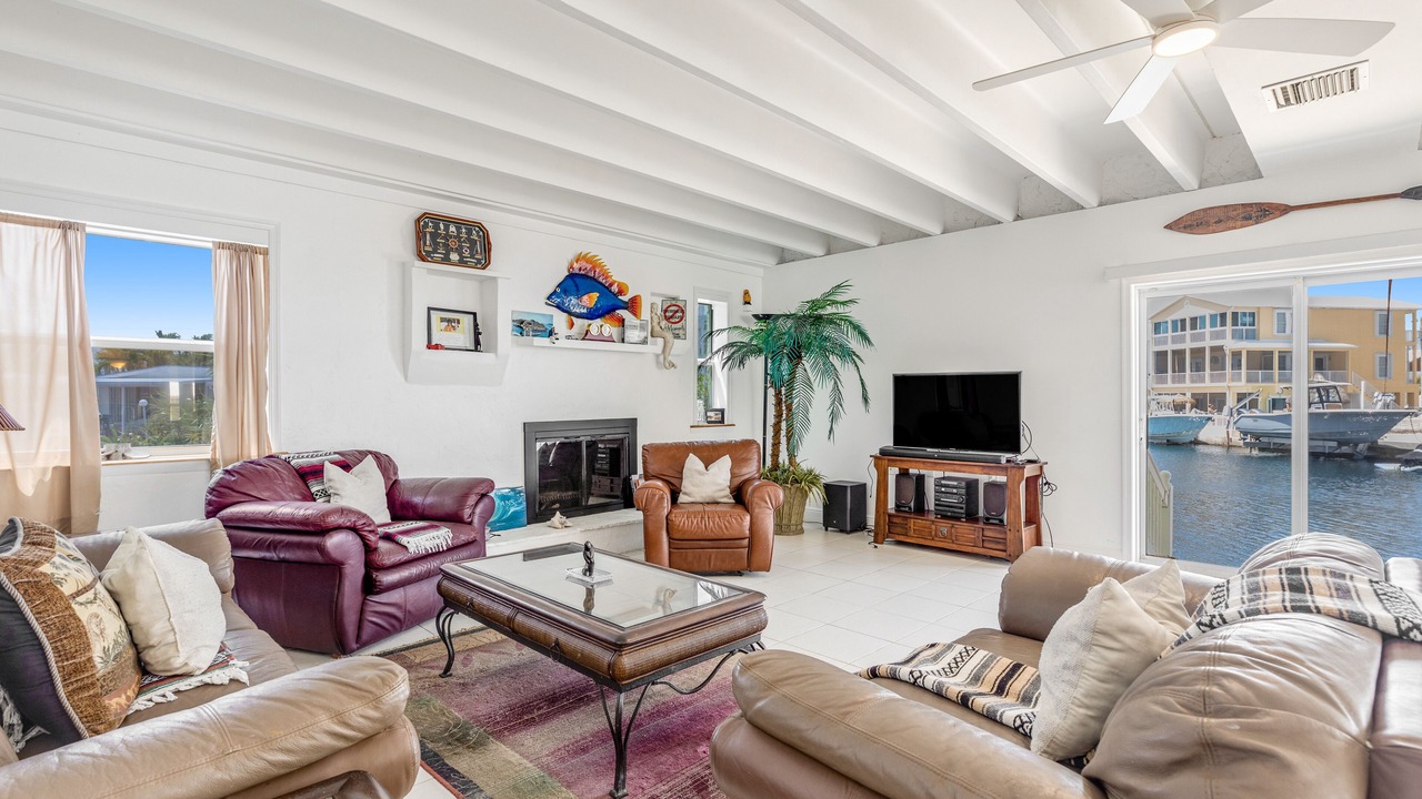 Photo of Livingroom in Cross Key Waterways